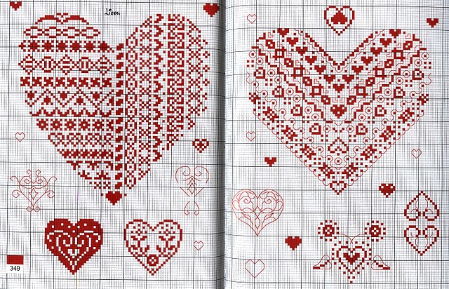  схемы вышивки крестиком -цветочки и сердечки
