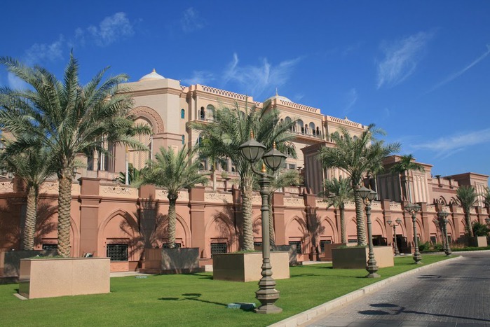 Добро пожаловать в палас-отель «Emirates Palace» 19921