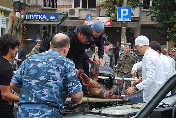 Взрыв произошел на центральном рынке Владикавказа, есть пострадавшие, 9 сентября 2010 года.