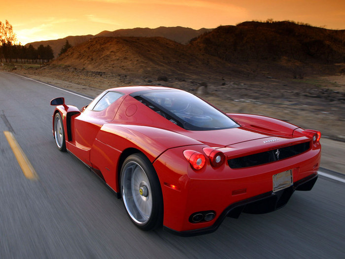 Ferrari_red (700x525, 92Kb)