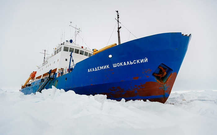Академик Шокальский попал в ловушку в Антарктиде