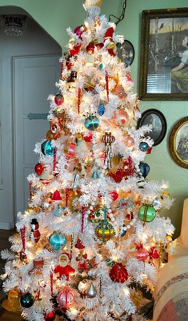 рождественская елка в винтажном интерьере (23) (375x640, 271Kb)