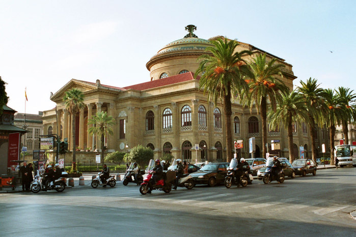 Palermo-Teatro-Massimo-bjs2007-01 (700x466, 98Kb)