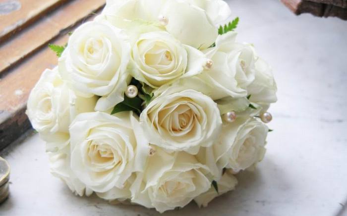 2835299_Izmenenie_razmera_bigpreview_Wedding_Bouquet_of_White_Roses (700x437, 28Kb)