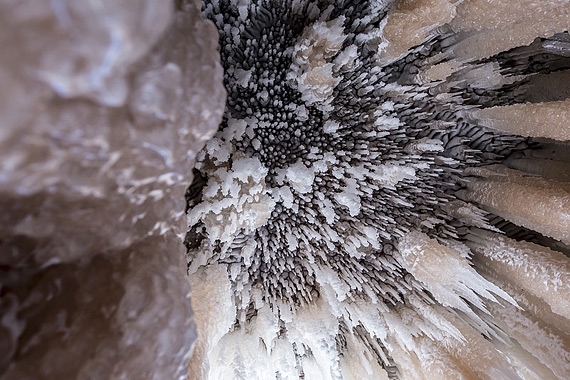 ледяная пещера фото 6 (570x380, 211Kb)
