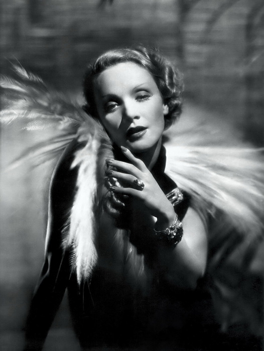 kinopoisk.ru-Marlene-Dietrich-572967 (526x700, 77Kb)