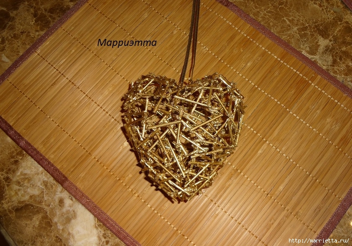 Моя золотая Валентинка. Пустотелое сердце из шашлычных палочек (17) (700x490, 344Kb)