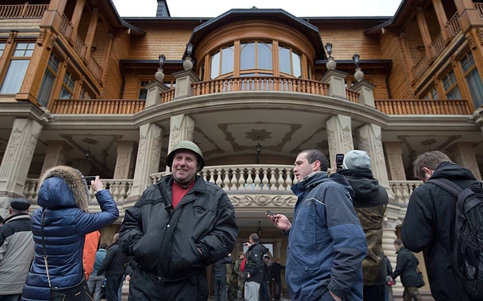 Экскурсия по дворцу Януковича