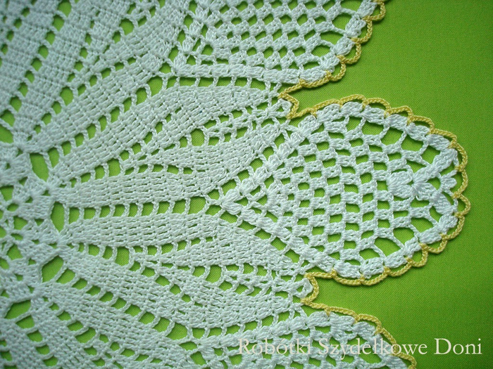 Вязание крючком. Салфетка в форме цветка ромашки (4) (700x525, 538Kb)