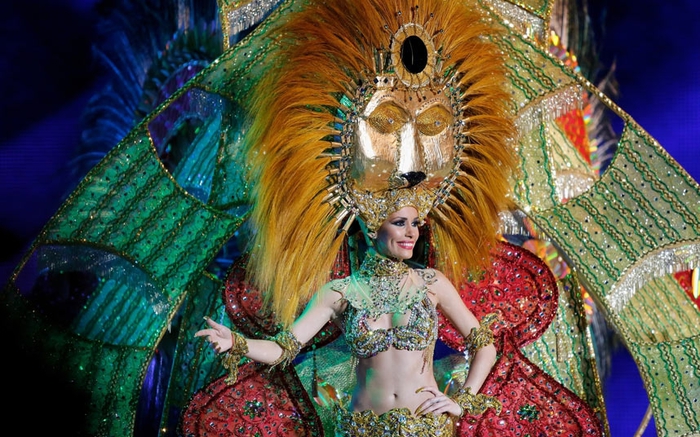Скандальные платья на Санта-Крус-де-Тенерифе карнавале