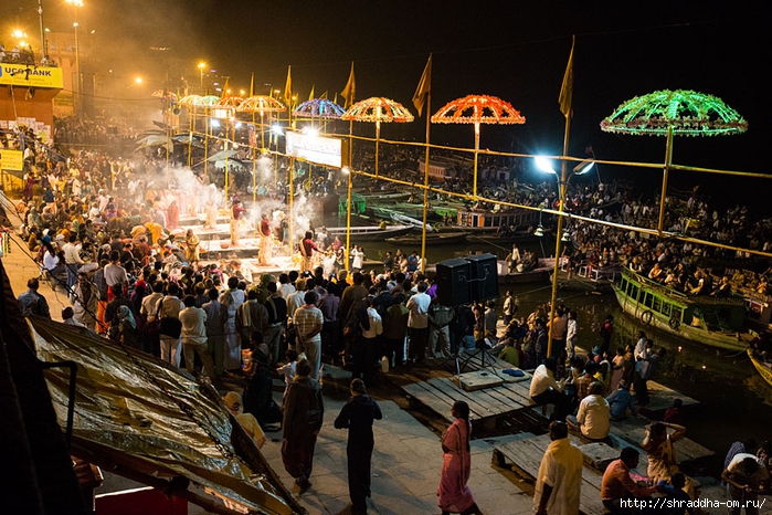 India Varanasi Arati 2014 (04) (700x466, 349Kb)