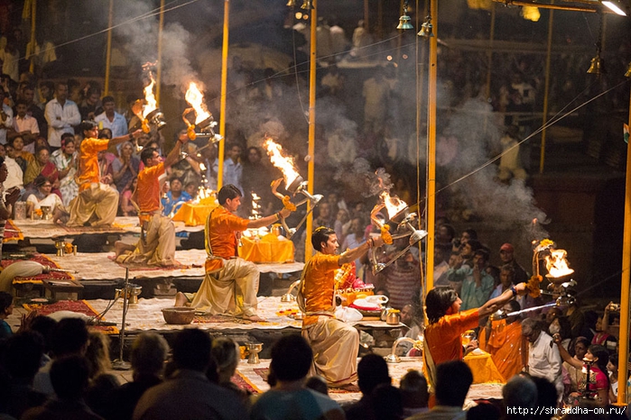 India Varanasi Arati 2014 (16) (700x466, 321Kb)