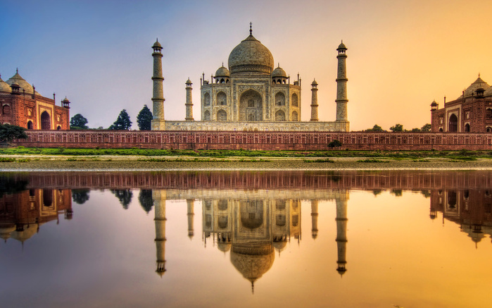 Taj-Mahal-Indian-Monument-Of-Love-Wide-Screen-Hd-Desktop-Wallpaper (700x437, 144Kb)