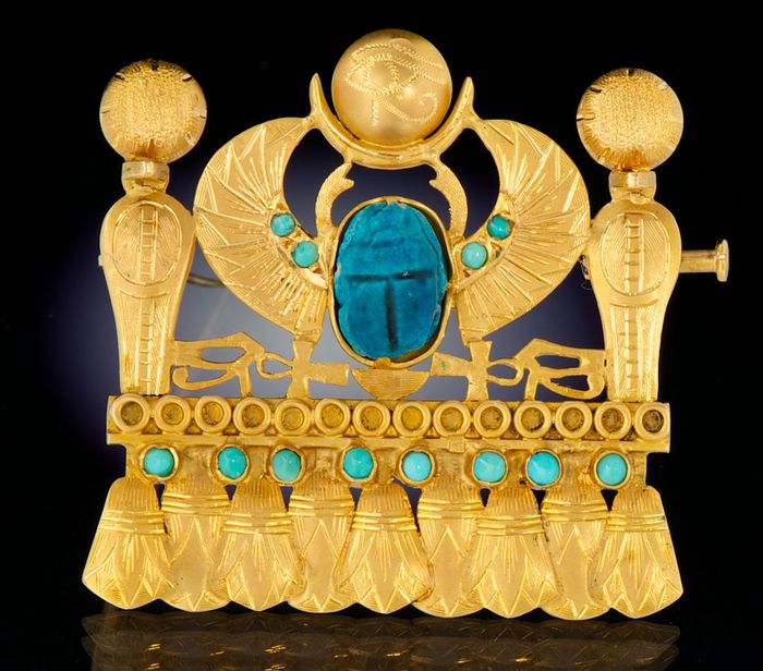 An_Egyptian_Revival_Gold_and_Scarab_Brooch (700x616, 80Kb)