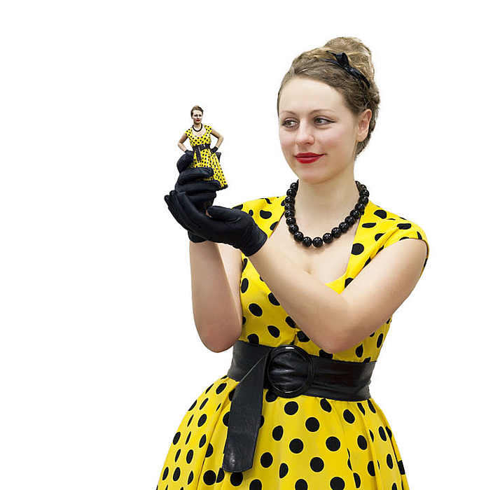 Yellow-Women-3d-copy-me (694x700, 312Kb)