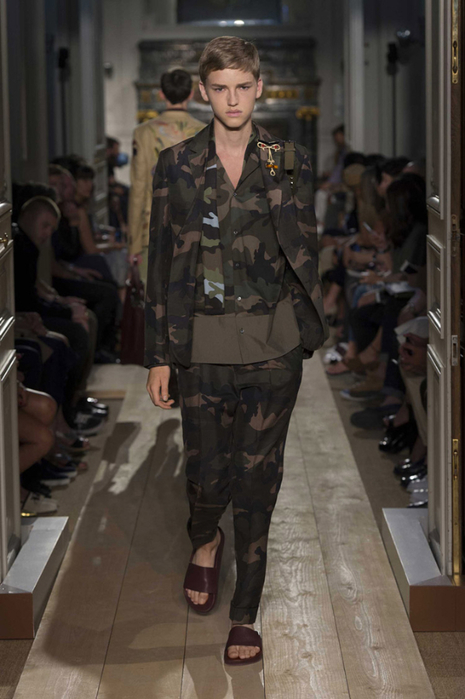 Valentino-Spring-Summer-2015-Menswear-Collection-40 (465x700, 283Kb)