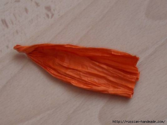 Оранжевые лилии из бумажной рафии (1) (533x400, 65Kb)