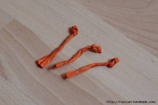 Оранжевые лилии из бумажной рафии (3) (533x357, 63Kb)