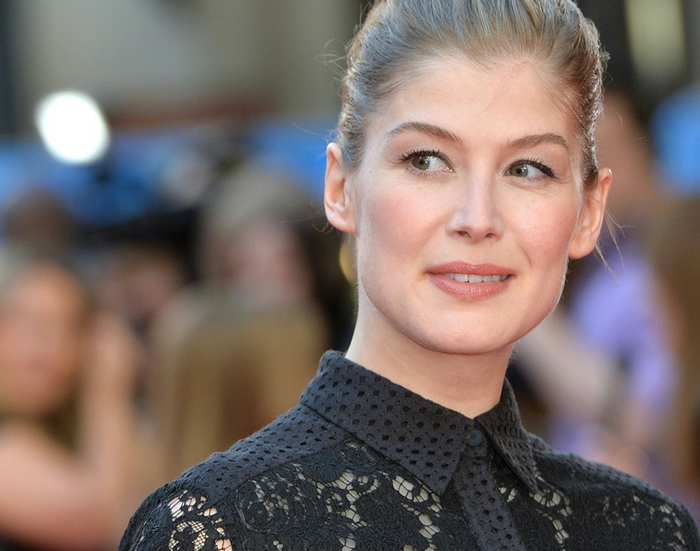 Rosamund pike bilder