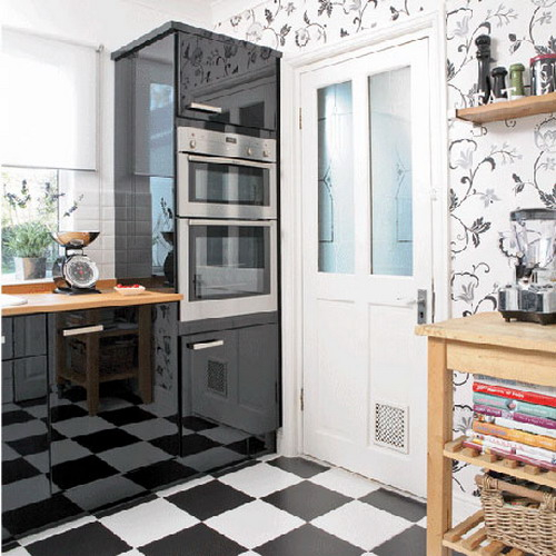 black-white-checkerboard-floors-tiles-in-kitchen10-3 (500x500, 204Kb)