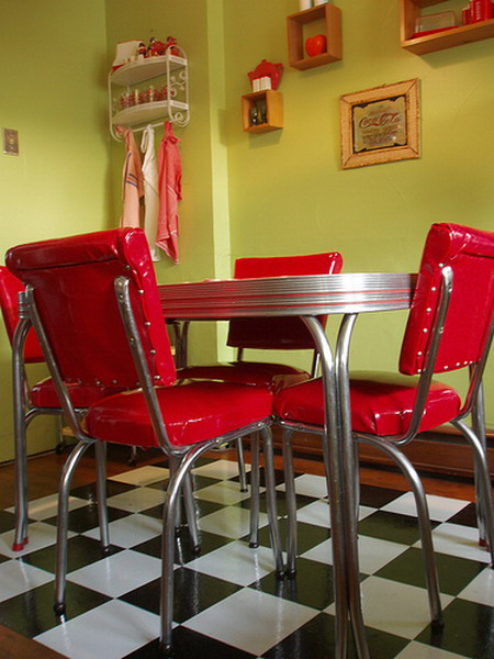 black-white-checkerboard-floors-tiles-in-kitchen11-5 (450x600, 239Kb)