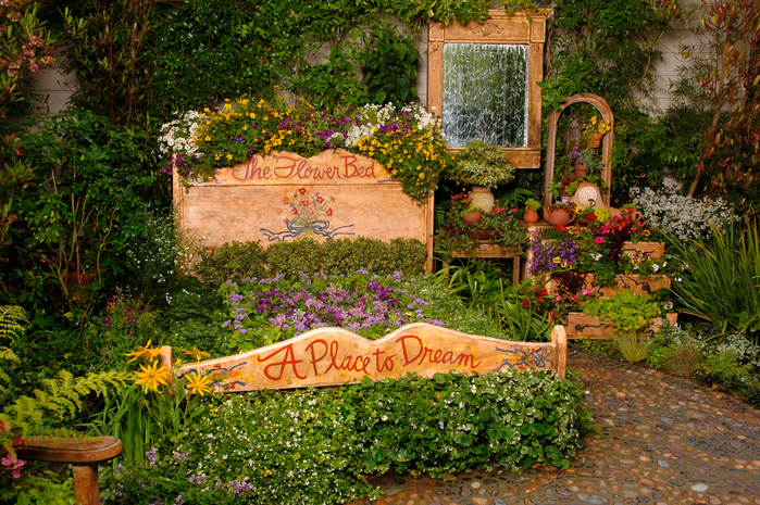Beautiful-Decorations-Flower-Garden-Ideas-For-Decoration-Your-Small-Garden-Beauty-Flower-Bed-Design-Ideas-For-Home-Gardening-Inspiration-Beautiful-Flower-Bed-Decorating-Ide (700x465, 654Kb)
