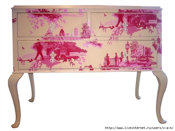 Pink-Toile-Chest-by-Bryonie-Porter-Wallpaper-by-Timorous-Beasties--London-Toile (600x451, 138Kb)