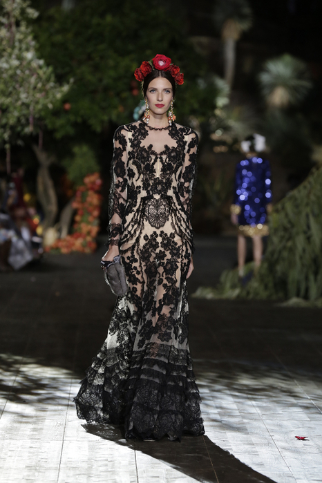 dolce_gabbana_alta_moda_portofino_luglio2015__46__jpg_6143_north_1382x_black (466x700, 327Kb)