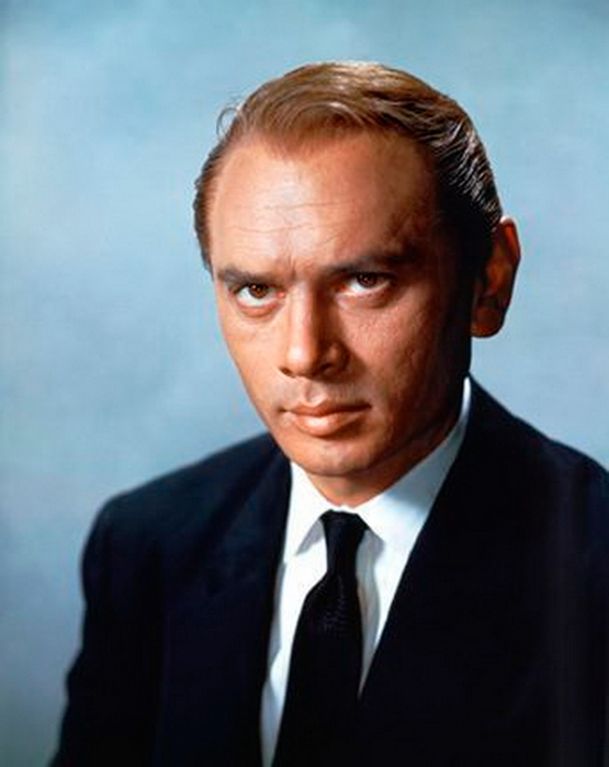 kinopoisk.ru-Yul-Brynner-3480712 (555x700, 251Kb)