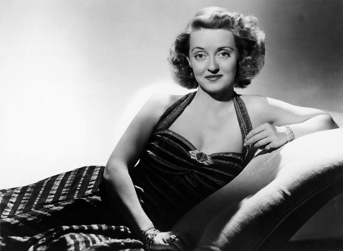 kinopoisk.ru-Bette-Davis-415228 (700x511, 158Kb)