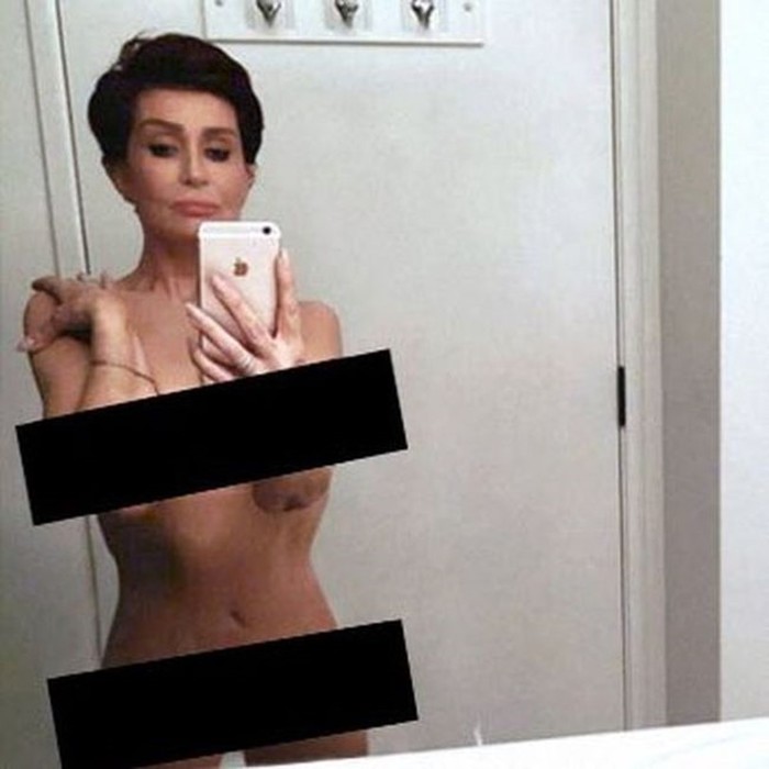 Знаменитости публикуют голые селфи в поддержку обнаженной Ким Кардашян