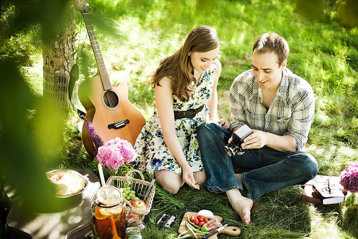 picnic-style-engagement-04 (700x466, 463Kb)