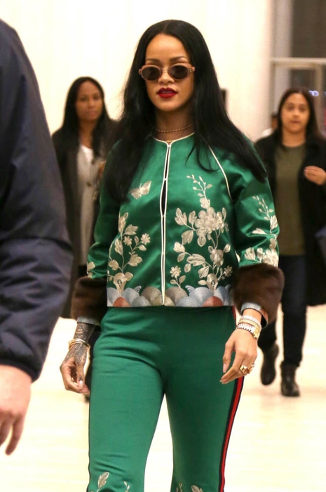 green-gucci-rihanna-29mar16-01 (465x700, 192Kb)