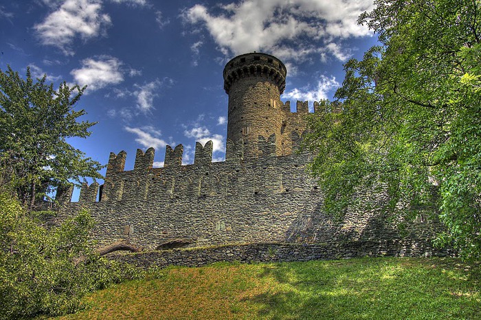 Итальянский замок Фенис (Castello di Fenis) 56872