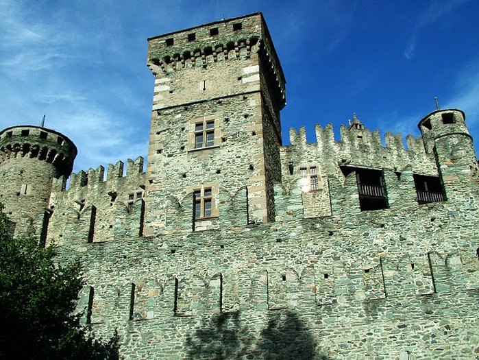 Итальянский замок Фенис (Castello di Fenis) 92724