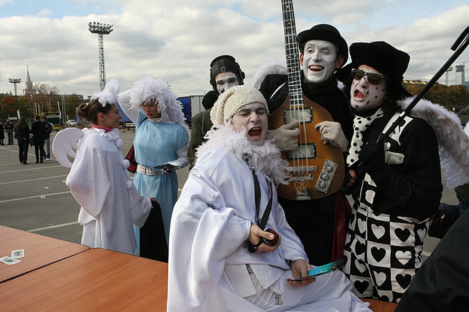 В Лужниках возвели купол для Cirque du Soleil