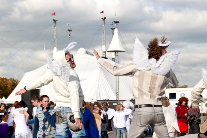 В Лужниках возвели купол для Cirque du Soleil