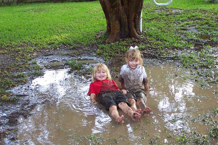 65084206_1286645057_Mud_puddles_rule.jpg