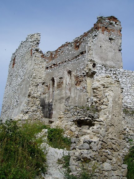 Чахтицкий замок (Cachtice castle) -замок Кровавой Графини. 79272