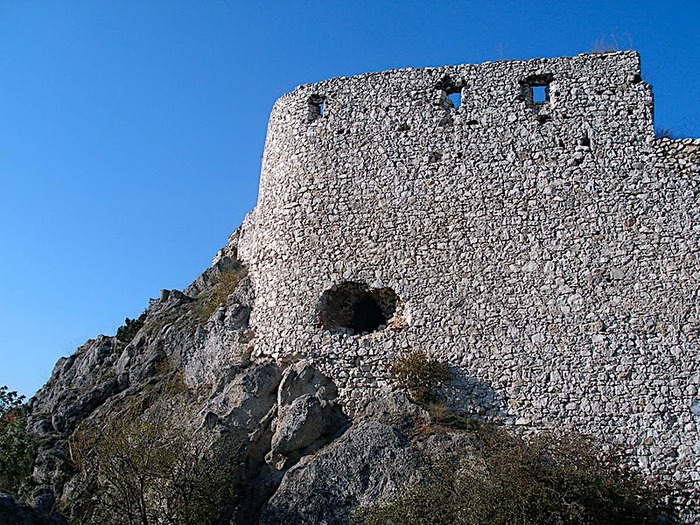 Чахтицкий замок (Cachtice castle) -замок Кровавой Графини. 77846