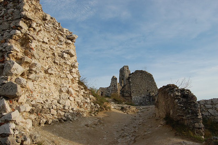 Чахтицкий замок (Cachtice castle) -замок Кровавой Графини. 72917