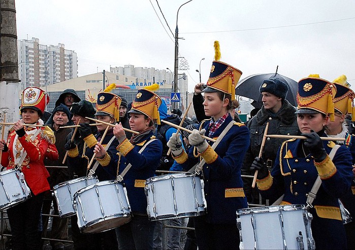 «Русский Марш» националистов в Москве собрал более 10 тысяч человек (699x493, 127Kb)