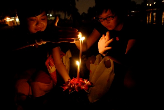 Loy Krathong фестиваль в Бангкоке, 21 ноября 2010 года.