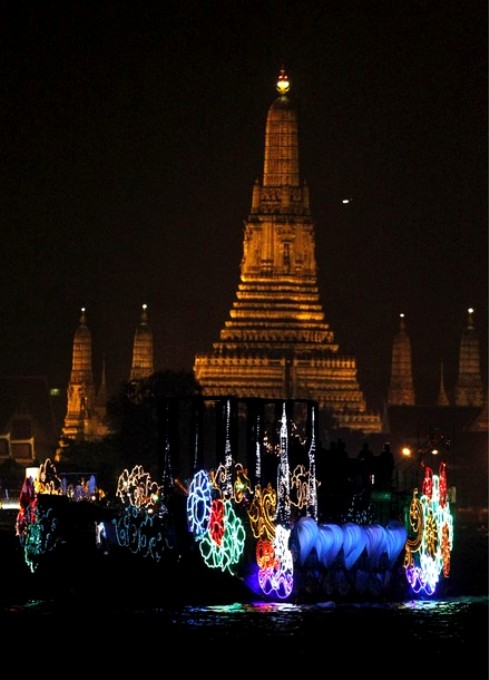 Loy Krathong фестиваль в Бангкоке, 21 ноября 2010 года.