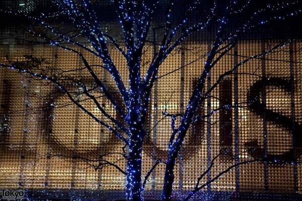 Рождественский Токио Roppongi-Christmas-2010-022-G2989-600x400 (Louis Vuitton Roppongi)