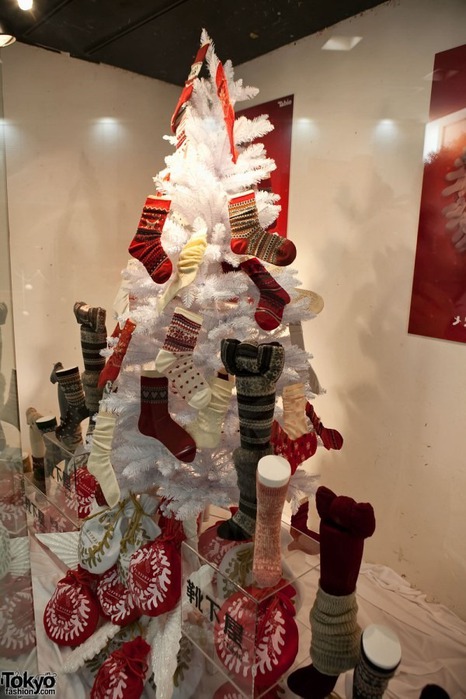 Рождественский Токио Shinjuku-Christmas-2010-122-600x900 (Sock Christmas Tree)