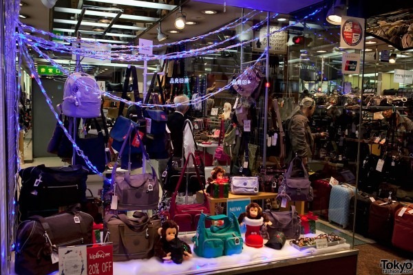 Рождественский Токио Shinjuku-Christmas-2010-055-600x400 (Kipling Shinjuku)