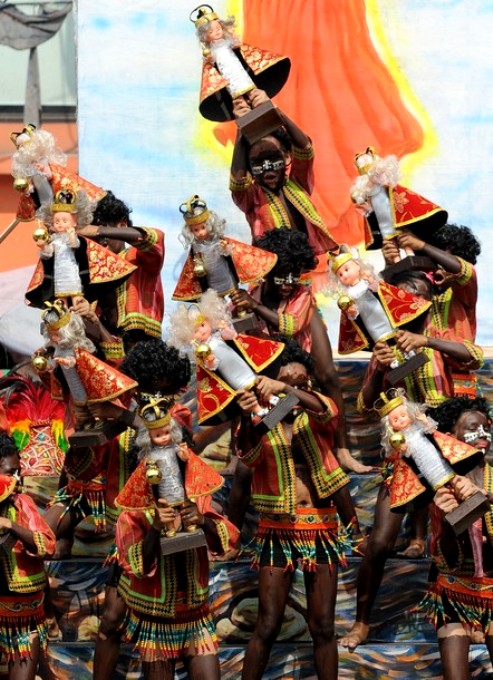 Лакбайо фестиваль (Lakbayaw festival) в Тондо, Манила, 15 января 2011 года.