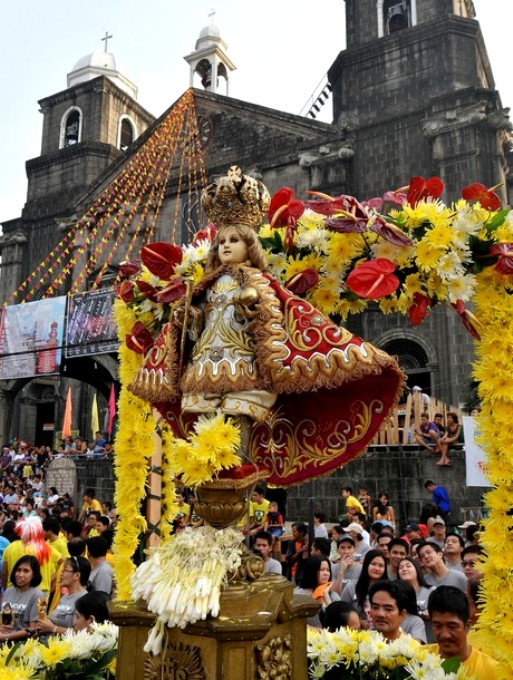 Лакбайо фестиваль (Lakbayaw festival) в Тондо, Манила, 15 января 2011 года.