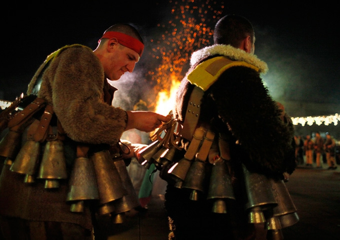 Кукер фестиваль (Kuker festival) в деревне Дол Габров около 60 км к западу от Софии, 13 января 2011 года.